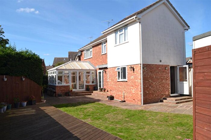 4 Bedroom Detached House For Sale In Glebe Crescent, Chelmsford, CM1