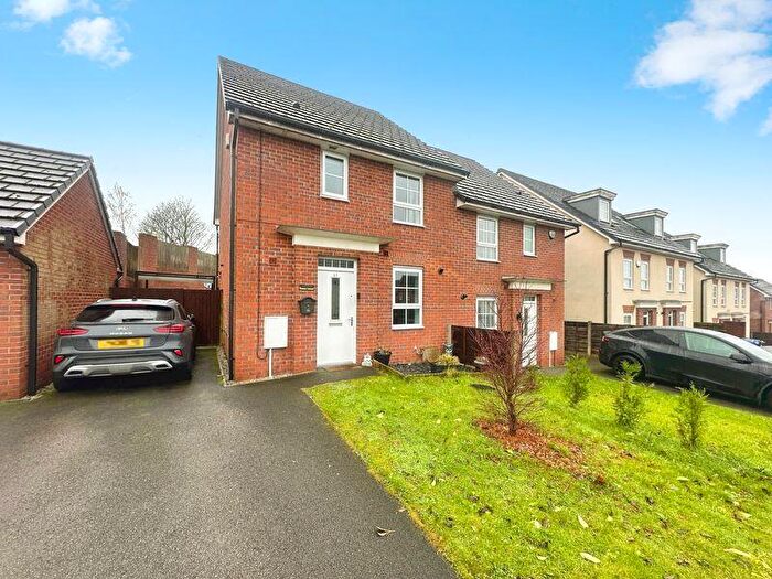3 Bedroom Semi Detached House For Sale In Lodge Close, Radcliffe, M26