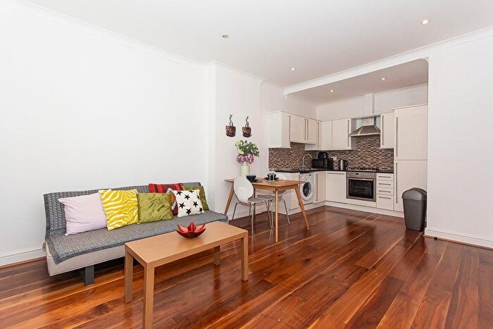 1 Bedroom Flat To Rent In Newman Street, London, W1T