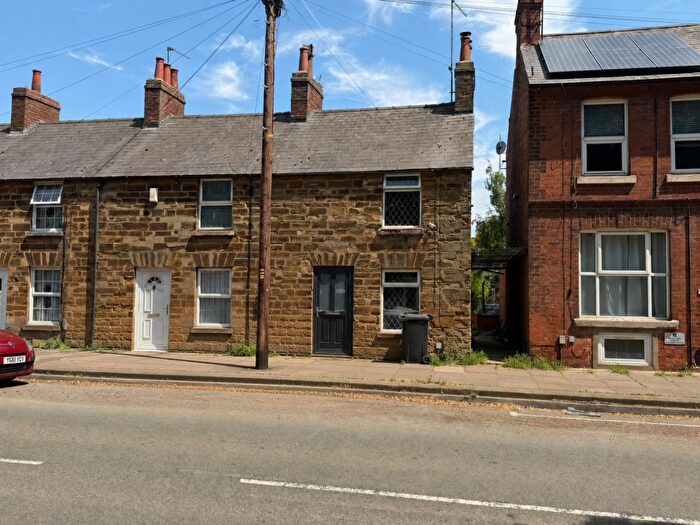 2 Bedroom Cottage To Rent In Harborough Road, Kingsthorpe, Northampton, NN2