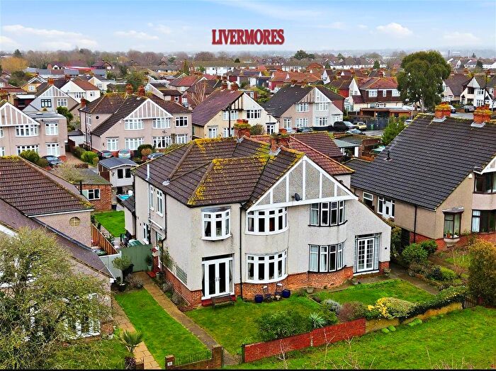 4 Bedroom Semi Detached House For Sale In Heathclose Road, Dartford, DA1