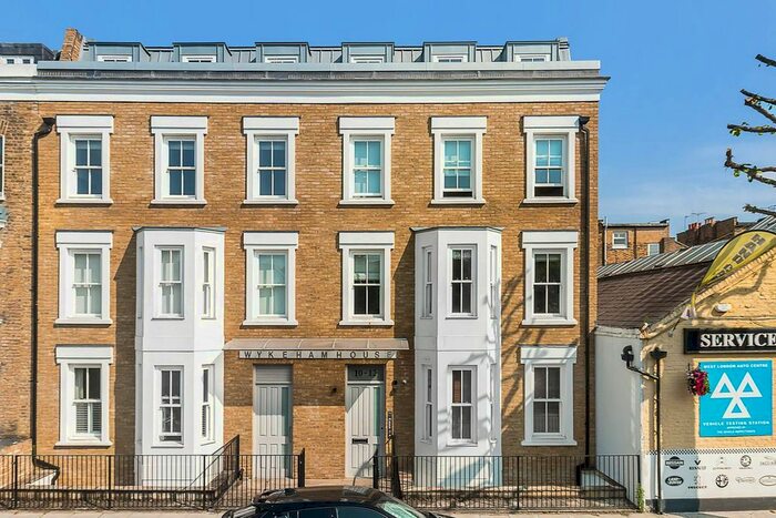 2 Bedroom Flat To Rent In Bramber Road, Barons Court, London, W14