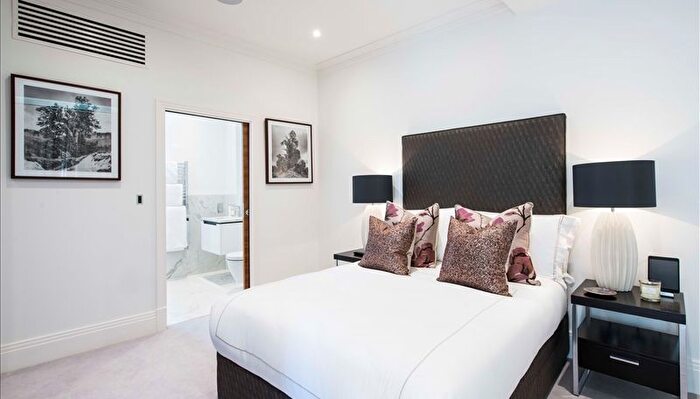 3 Bedroom Flat To Rent In Rainville Road, London, W6