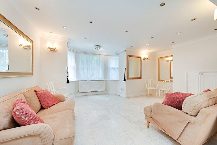 1 Bedroom Flat To Rent In South Hill Park, Hampstead, NW3