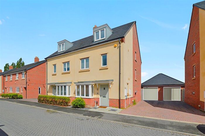 4 Bedroom Semi-Detached House For Sale In Boundary Drive, Wexham, Slough, SL2