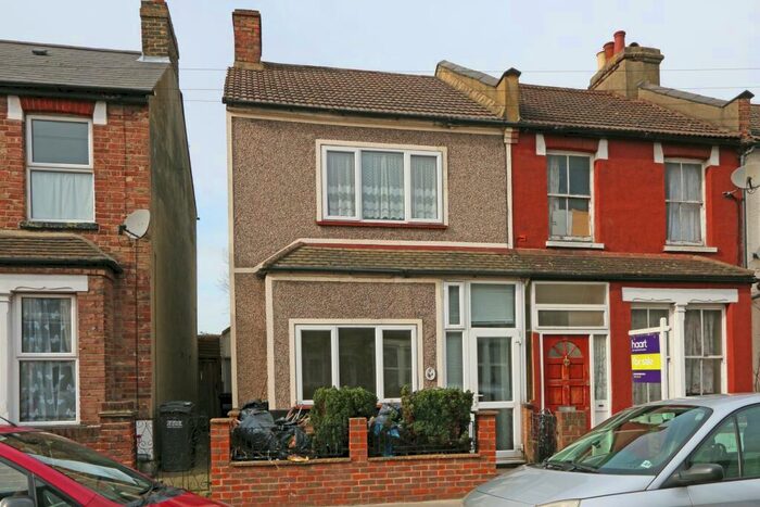 3 Bedroom Terraced House To Rent In Priory Road, Croydon, CR0