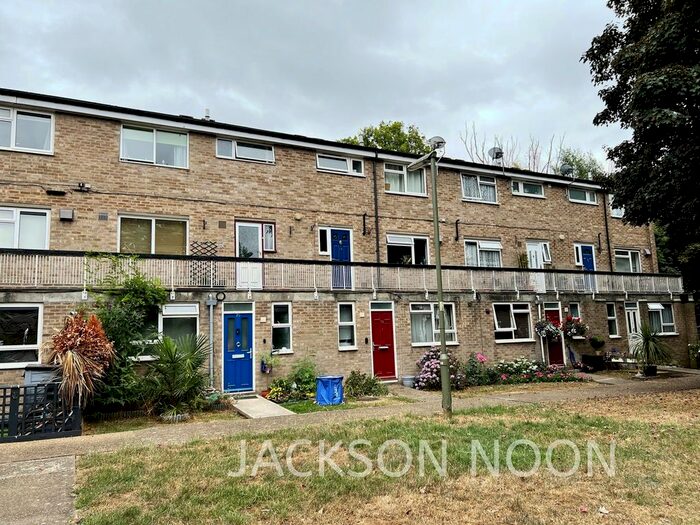 2 Bedroom Maisonette To Rent In Curtis Road, Ewell, KT19