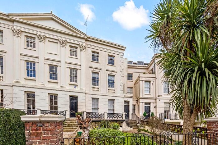 1 Bedroom Flat For Sale In Montpelier Crescent, BN1