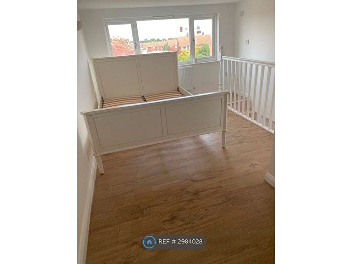 1 Bedroom Flat To Rent In Rainham, Gillingham, ME8