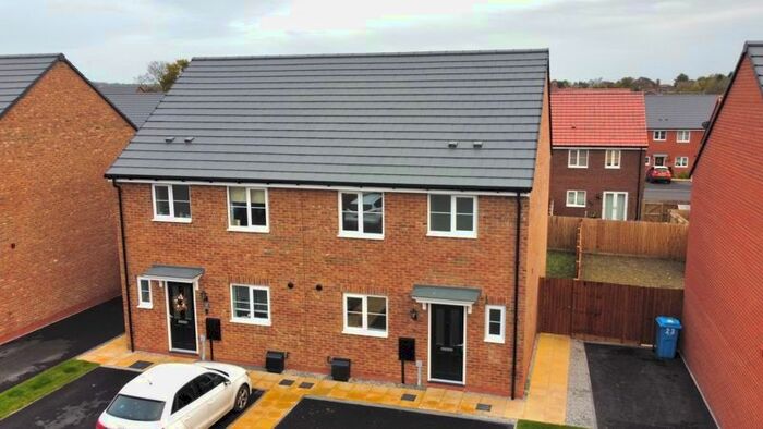 3 Bedroom Semi-Detached House To Rent In William Gardens, Retford, DN22