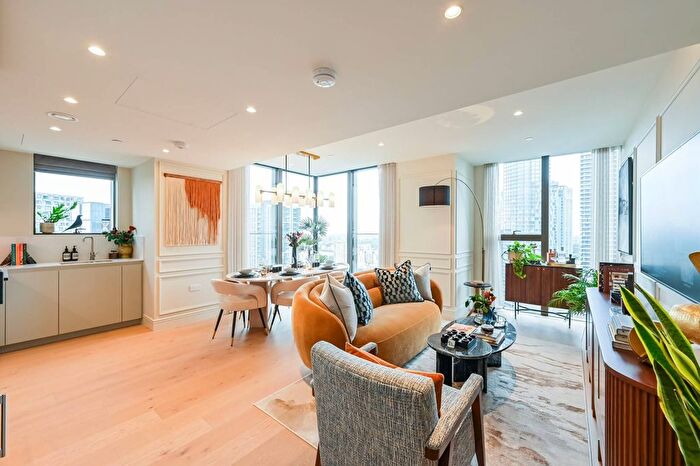 2 Bedroom Flat For Sale In South Quay Plaza, Canary Wharf, E14