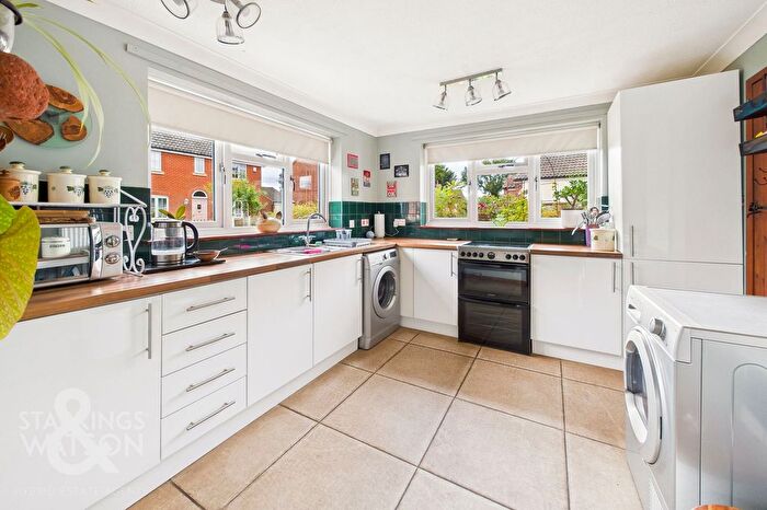 2 Bedroom Cottage For Sale In Old Chapel Road, Freethorpe, Norwich, NR13