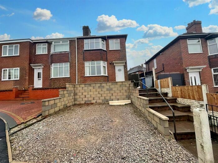 3 Bedroom Semi-Detached House To Rent In Hillside Avenue, Meir, Stoke-On-Trent, ST3