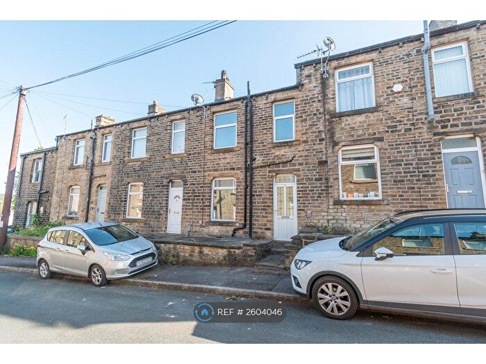 2 Bedroom Terraced House To Rent In New St, Huddersfield, HD1