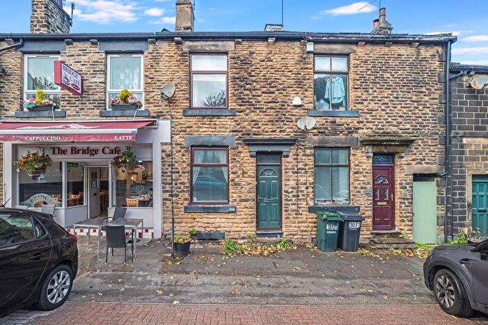 2 Bedroom Terraced House For Sale In Harrogate Road, Apperley Bridge, BD10