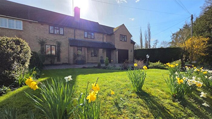 4 Bedroom Semi Detached House For Sale In School Lane, Ladbroke, CV47