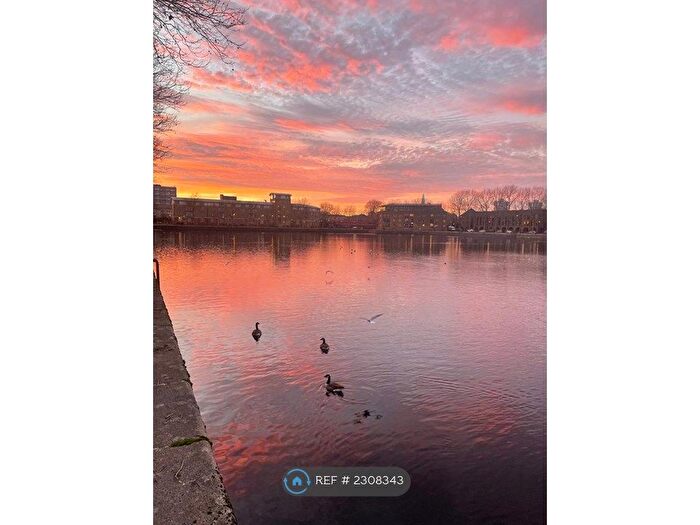 Studio To Rent In Rope Street, London, SE16