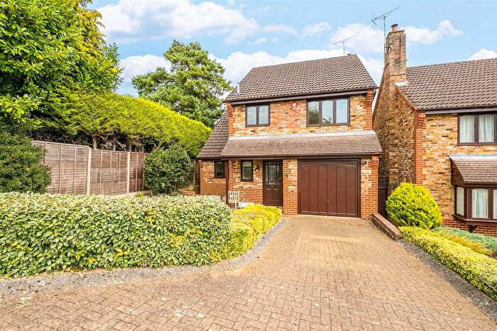 3 Bedroom Detached House For Sale In Whetstone Court, Welwyn, AL6