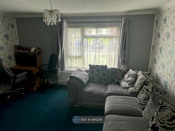2 Bedroom Flat To Rent In Chiltern Green, Southampton, SO16