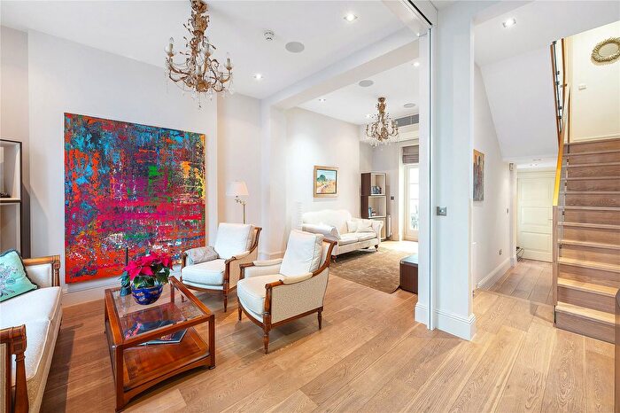 4 Bedroom End Terrace House For Sale In Warwick Way, Pimlico, London, SW1V