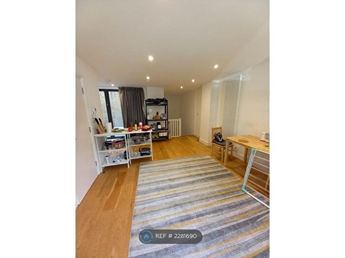 2 Bedroom Flat To Rent In Alfred Road, London, W3