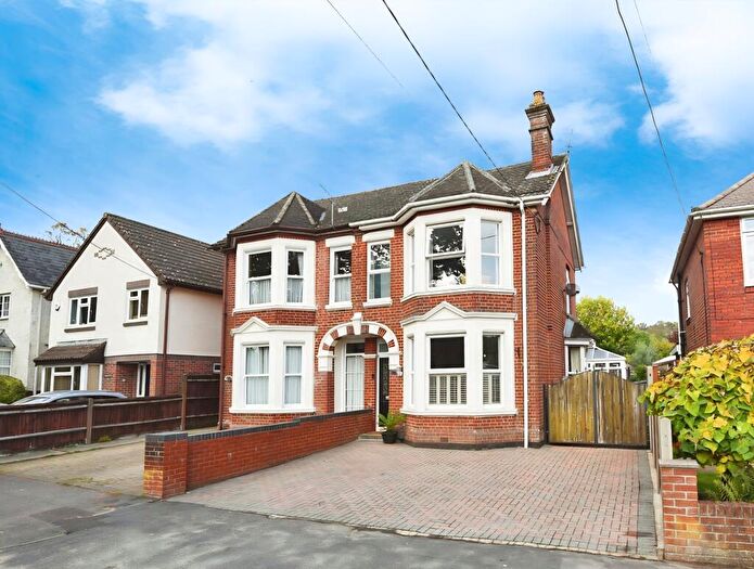 4 Bedroom Semi-Detached House For Sale In Stoke Park Road, Bishopstoke, SO50