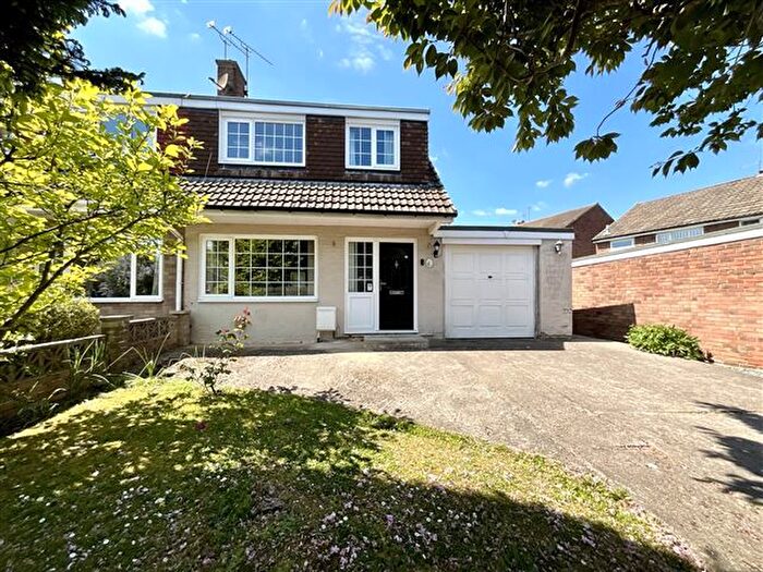 3 Bedroom Semi-Detached House For Sale In Keswick Way, North Anston, Sheffield, S25