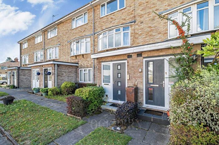 2 Bedroom Flat To Rent In Parkview Road, London, SE9