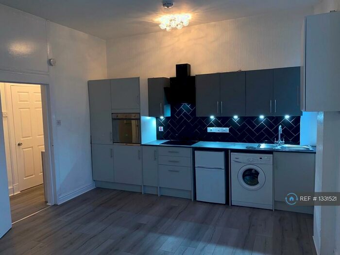 2 Bedroom Flat To Rent In North Hamilton Street, Kilmarnock, KA1