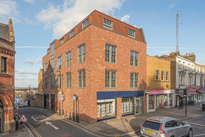 2 Bedroom Flat To Rent In Beardell Street Upper Norwood, SE19