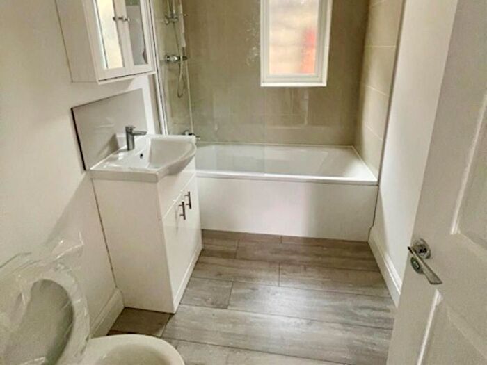 4 Bedroom Detached Bungalow To Rent In St. Lawrence Drive, Eastcote, Pinner, HA5