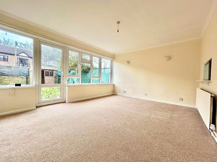 3 Bedroom Flat To Rent In Astins House, The Drive, Walthamstow, E17