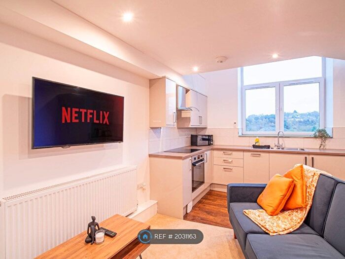1 Bedroom Flat To Rent In Deal House, Huddersfield, HD5