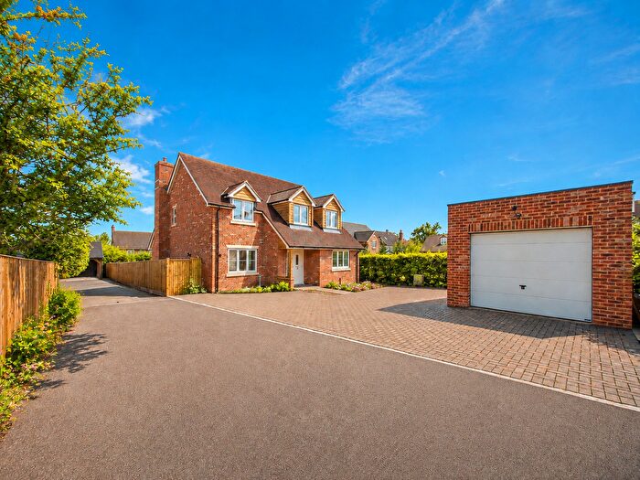4 Bedroom Detached House For Sale In Hampden Road, Speen, Princes Risborough, Buckinghamshire, HP27