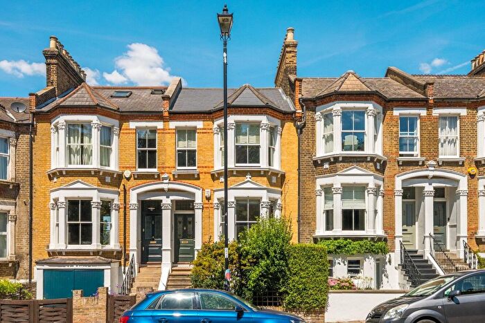 2 Bedroom Flat To Rent In Kitto Road, London, SE14