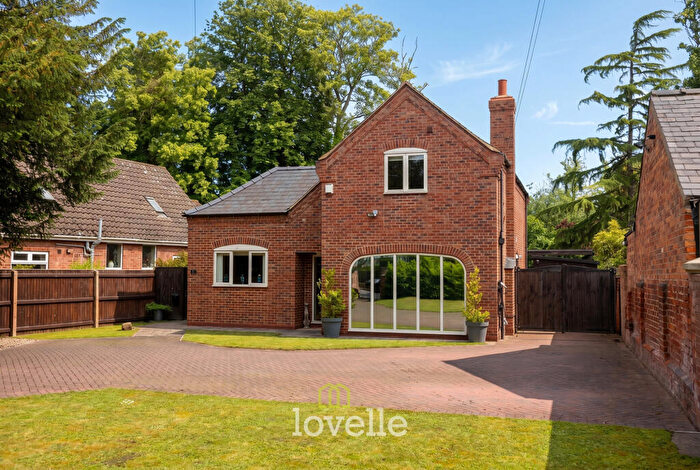 3 Bedroom Detached House For Sale In Welholme Road, Grimsby, DN32