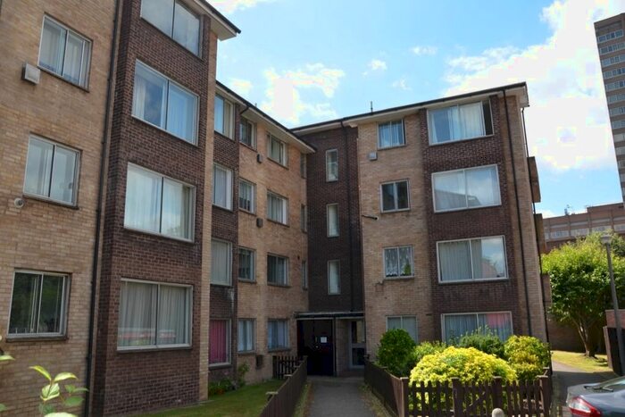 1 Bedroom Flat To Rent In Wellesley Road, Sutton, Surrey, SM2