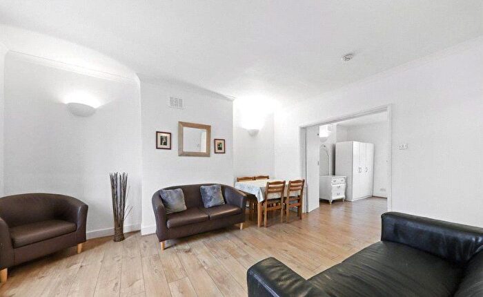 1 Bedroom Flat To Rent In Finchley Road, St John's Wood, London, NW8