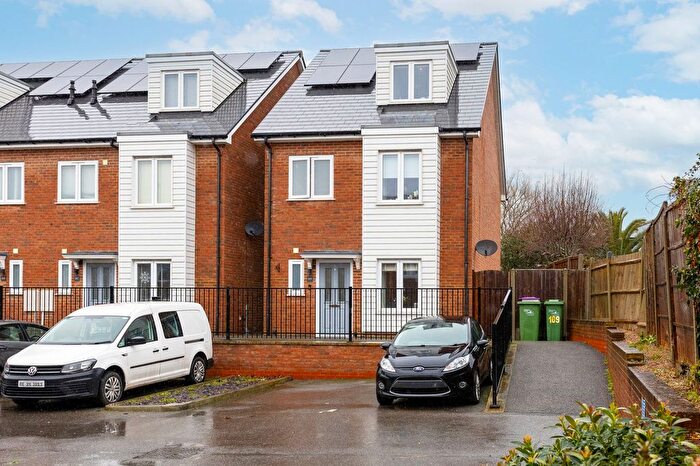 4 Bedroom Detached House For Sale In Ashley Avenue, Folkestone, CT19