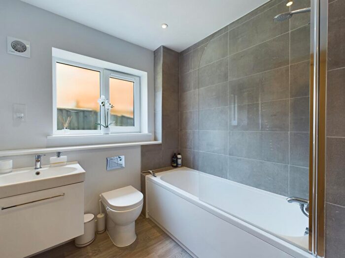 1 Bedroom Flat To Rent In Jem House, Grove Gardens, High Wycombe, HP13