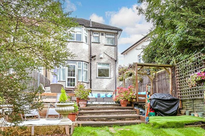 3 Bedroom End Of Terrace House For Sale In Ankerdine Crescent, London, SE18