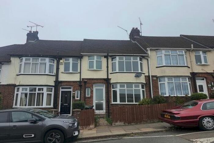3 Bedroom Terraced House To Rent In Milton Road, Luton, LU1