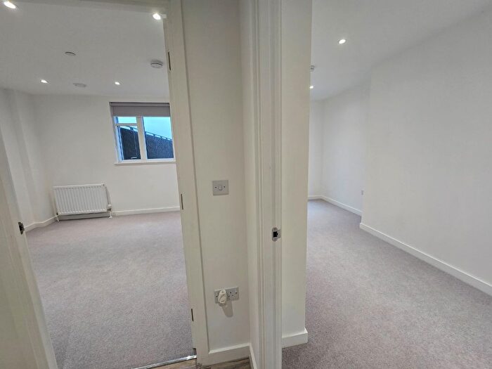 2 Bedroom Flat To Rent In Culvert East House, Masons Avenue, Harrow, Greater London, HA3