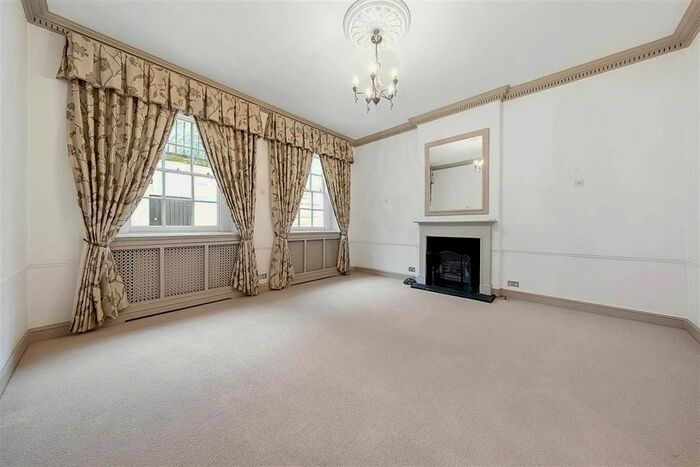 2 Bedroom Flat To Rent In Warwick Square, Pimlico, London, SW1V