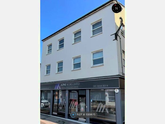 2 Bedroom Flat To Rent In Brighton House, Ewell, Epsom, KT17