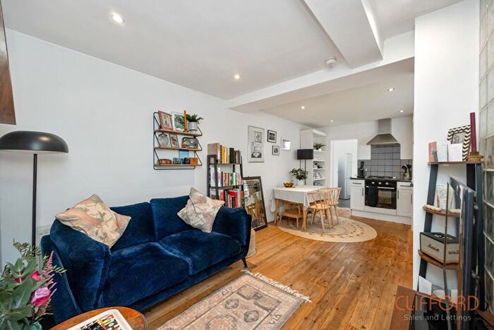 1 Bedroom Flat To Rent In Brunswick Place, Hove, BN3