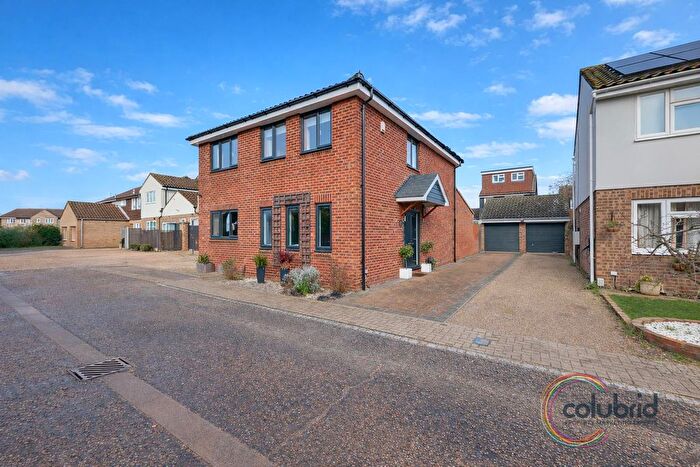4 Bedroom Detached House For Sale In Henniker Gate, Chelmer Village, Chelmsford, CM2