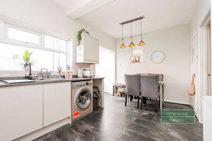 3 Bedroom End Terrace House For Sale In Southfield Lane Horbury, Wakefield, WF4