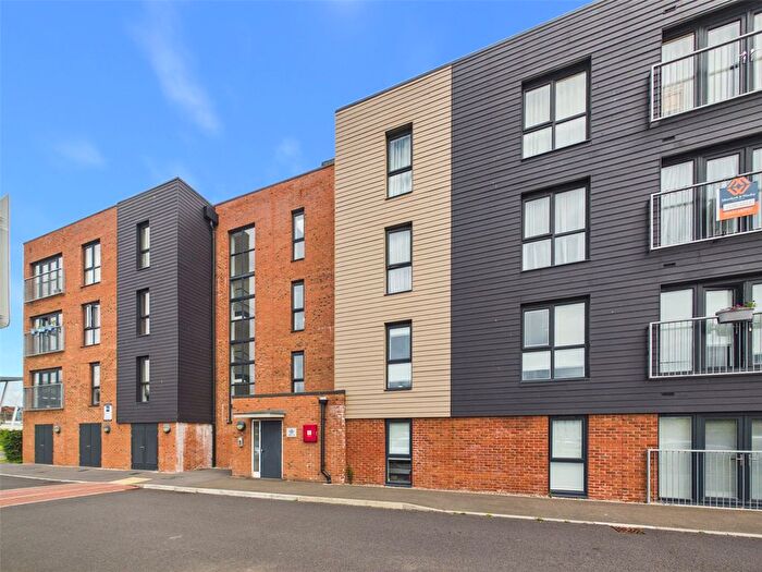 2 Bedroom Flat For Sale In Hobbs Way, Gloucester, Gloucestershire, GL2