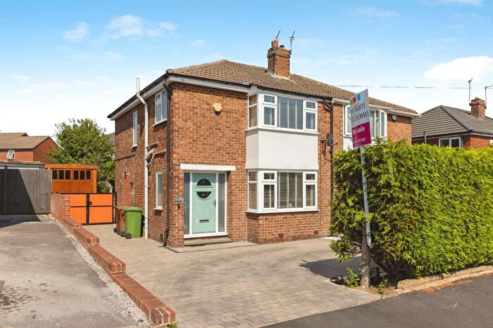 3 Bedroom Semi-Detached House For Sale In Kendal Drive, Crofton, Wakefield, WF4